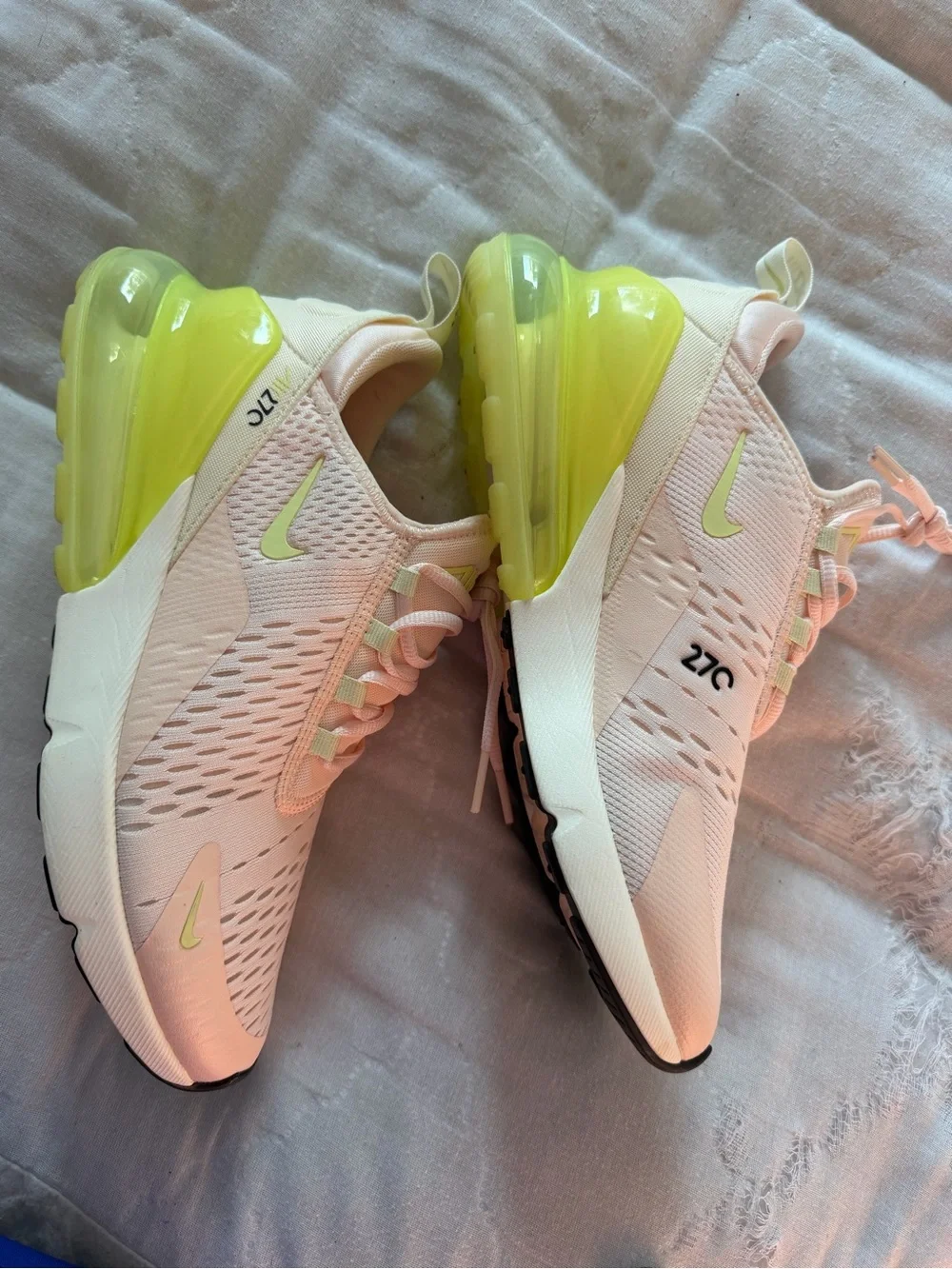 Nike Air Max 270. Women’s 9